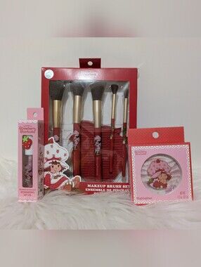 Strawberry Shortcake Red & Pink Makeup Brush Set with Lip Oil & Highlighter NEW